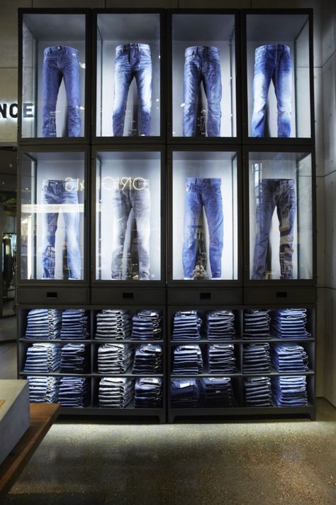 Jack and Jones store by Riis Retail Kolding Denmark 19 Bar A Jeans, Jeans Display, Denim Wall, Denim Display, Display Visual Merchandising, Clothing Store Displays, Clothing Store Interior, Clothing Store Design, Visual Merchandising Displays