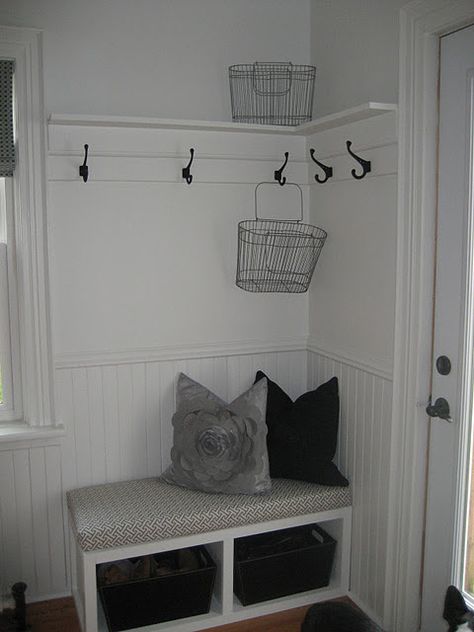 Mudroom Organization, Mudroom Decor, Diy Mudroom Bench, Small Entryways, Decor Ikea, Small Entryway, Laundry Mud Room, Bench With Storage, Entryway Decor