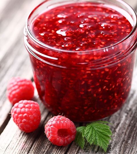 10 Minute Raspberry Jam Recipe - Brooklyn Farm Girl Homemade Raspberry Jam, Raspberry Jam Recipe, Raspberry Recipes, Clam Recipes, Jam And Jelly, Dessert Dips, Jam Recipe, Healthy Homemade Recipes, Jelly Recipes