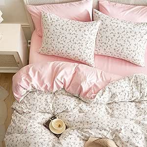 Wake In Cloud - Floral Comforter Set, Coquette Cottagecore Aesthetic Cute Flower Pattern for Women Teen Girls, Soft Lightweight Dorm Bedding, 3 Piece, Pink, Queen Size Cute Bedding Sets, Coquette Cottagecore Aesthetic, Cozy Cottage Bedroom, Coquette Bedroom, Cute Flower Pattern, Core Aesthetics, Full Size Comforter, Flower Comforter, Floral Comforter Sets