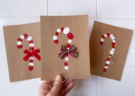 Christmas Cards Handmade Kids, Baby Christmas Crafts, Handmade Christmas Cards, Christmas Cards Kids, Preschool Christmas Crafts, Christmas Gift Basket Ideas, Christmas Card Art, Christmas Gift For Mom, Christmas Card Crafts