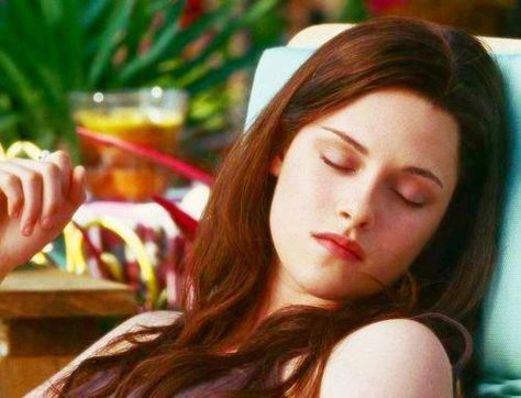 Vitamin D... Twilight Eclipse, Vampire Twilight, Beverly Hills Chihuahua, Twilight Saga Series, Bella Cullen, Twilight Photos, Cobie Smulders, Edward Bella, Twilight Film