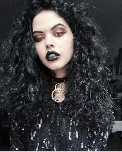 Vampire Hairstyles, Vampire Hair, Goth Hairstyles, Gothic Hairstyles, Goth Hair, Black Curly, Punk Hair, Goth Beauty, Black Curly Hair