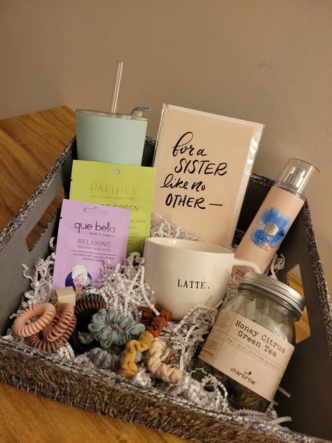 Aestheticly pleasing, gift basket Birthday Boxes For Sister, Christmas Box For Sister, Gifts To Give Your Sister For Her Birthday, Gift Basket Birthday Woman, Gifts For Boyfriend Sister, Care Package Ideas For Sister, Gift Baskets For Sister Christmas, Aesthetic Gift For Sister, Xmas Basket Gift Ideas For Best Friend