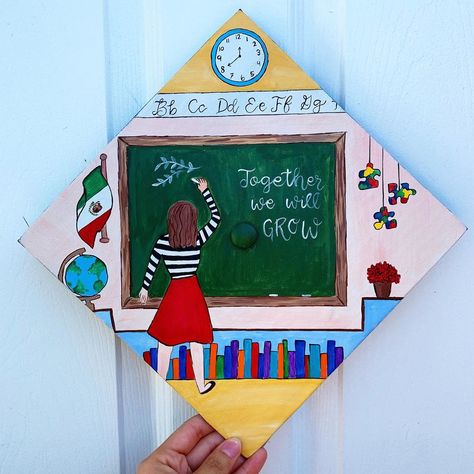 1,141 Likes, 13 Comments - Kim's Custom Caps (@kimscustomcaps) on Instagram: “Hi! I’m Melissa. I’m currently wrapping up my Associates Degree in Early Childhood Development with…” Class Timetable Ideas, Education Graduation Cap, Associates Degree, Teacher Graduation Cap, Graduation Brunch, Elementary Graduation, Graduation Party Pictures, Timetable Ideas, Class Timetable