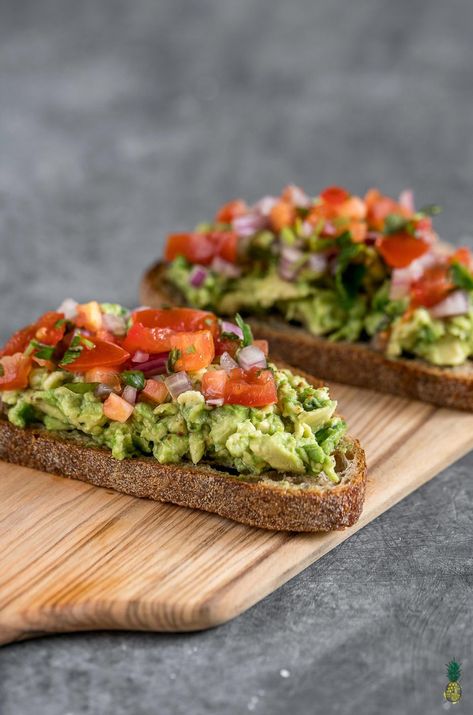 Elevate your breakfast game with this easy and delicious vegan avocado toast recipe. Perfect for a quick morning meal or a healthy snack, this recipe combines creamy avocado with a hint of lemon and your favorite toppings. Ideal for busy mornings or leisurely brunches, it's a nutritious and satisfying option that will keep you energized throughout the day. Whether you're a seasoned vegan or just looking to try something new, this avocado toast is sure to become a staple in your kitchen. Vegan Avocado Toast, Simple Avocado Toast, Taco Soup Recipe Easy, Avocado Toast Recipe, Taco Soup Recipe, Vegan Zucchini, Easy Taco, Taco Soup, Morning Food