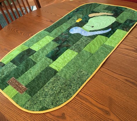 My version of golf themed table runner. Finished 1/23/2016 Golf Themed Quilts, Golf Quilt Ideas, Golf Storage, Golf Quilt, Golf Crafts, Appliqué Patterns, Quilting Art, Golf Room, Golf Baby