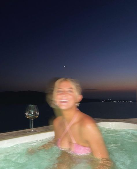 Blonde Swimsuit, Night Luxury, Aesthetic Blonde, Pool Poses, Pool Photography, Swimsuit Pink, Summer Poses, Summer Picture Poses, Ocean Aesthetic