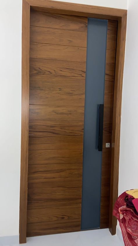 Flush Door Mica Design, Flesh Door Design, Vineer Groove Design Door, Flush Door Design Modern Mica, Man Door Design, Men Door Design, Flush Door Design Modern Sunmica, Room Door Design Bedrooms, Sunmica Door Designs