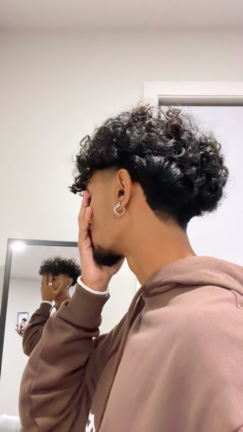 #aesthetic Haircut For Wavy Curly Hair, Blowout Taper Curly Hair, Blowout Taper Men Curly Hair, Curly Taper, Dominican Curly Hair, Curly Blowout, Dominican Hair, 3a Curly Hair, V Shaped Haircut