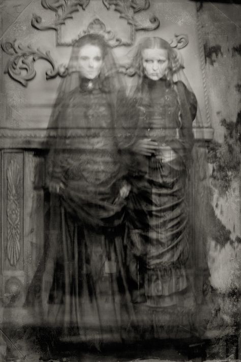 Victorian Ghosts by BlackMart Victorian Gothic Aesthetic, Victorian Ghost, Ghost Project, Paranormal Pictures, Spirit Photography, Real Haunted Houses, Victorian Halloween, Victorian Goth, Vintage Versace