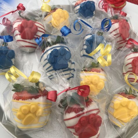 Paw Patrol Chocolate Covered Strawberries, Paw Patrol Birthday Dessert Table, Paw Patrol Party Desserts, Paw Patrol Strawberries, Paw Patrol Party Treats, Paw Patrol Treats Ideas, Paw Patrol Dessert Table, Paw Patrol Cake Pops, Paw Patrol Treats