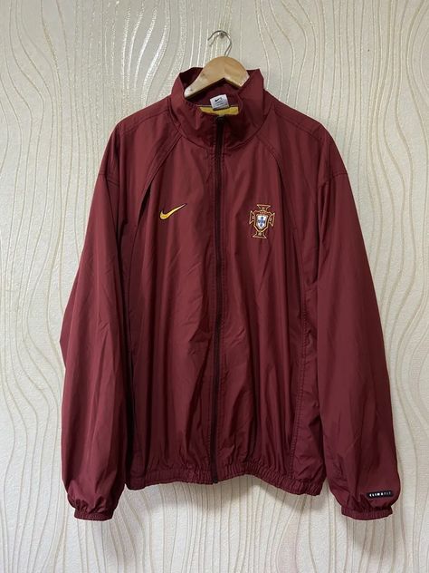 Portugal National Football Team, Football Jacket, Football Jackets, Cool Outfits For Men, Vintage Football, Vintage Jacket, Vintage Nike, Football Team, Cool Outfits