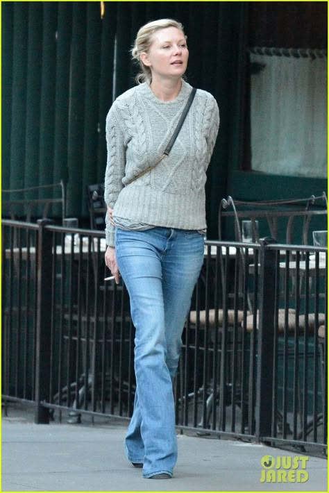 Kirsten Dunst Street Style, Kirsten Dunst Style, Kristen Dunst, Cheer Photo, Smiling Eyes, Digital Gallery, Lax Airport, Ivy Style, Winter Outfit Inspiration