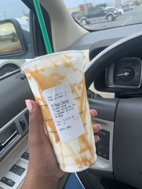 Vanilla Caramel Starbucks Drinks, Vanilla Bean Starbucks Drinks, Toffee Nut Starbucks, Best Dunkin Donuts Drinks, Starbucks Vanilla Bean Frappuccino, Vanilla Bean Frappe, Starbies Drinks, Starbucks Ideas, Coffee Orders