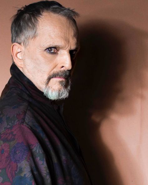 Según reporta la prensa española, el nuevo romance de Miguel Bosé empezó en verano del año pasado Miguel Bose, Romance, Photography, Fictional Characters