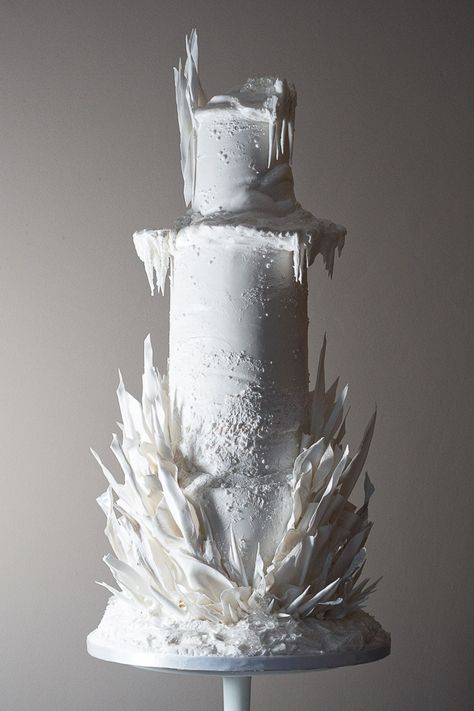 The Frostery - Bespoke Wedding Cake design Ice Castle Wedding, Narnia Snow, Luxury Wedding Cake Design, Christmas Wedding Cake, Real Wedding Flowers, Winter Wonderland Cake, Christmas Wedding Cakes, Wedding Cake Design, Christmas Buffet