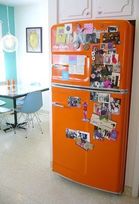 I want!!!!!!!! Orange Fridge, Big Chill Appliances, Celebrity Kitchens, Retro Kitchen Appliances, Vintage Fridge, Retro Refrigerator, Retro Appliances, Retro Fridge, Big Chill