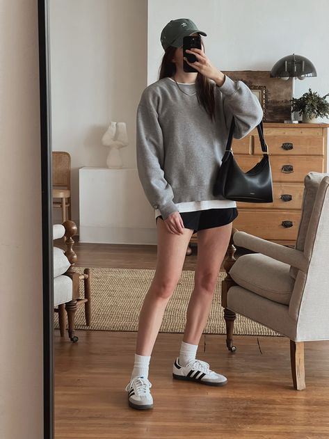 Samba Fits, Sambas Outfits, Adidas Samba Outfit Women, Spring Brunch Outfit, Sambas Adidas Women Outfit, Samba Outfits, Adidas Outfits, Casual White Sneakers, Looks Adidas