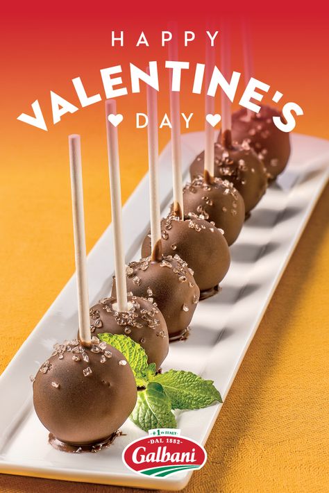 You have the date, and you’ve booked the dinner spot—but what about dessert? Put a homemade touch on your romantic Valentine’s Day with the ricotta cheese charm of our Frozen Cannoli Pops. Make them for your special someone today. Italian Cheese, Cannoli, Cheese Ball, Authentic Italian, Romantic Valentine, Ricotta Cheese, Cheese Cloth, Happy Valentine's Day, Happy Valentine's