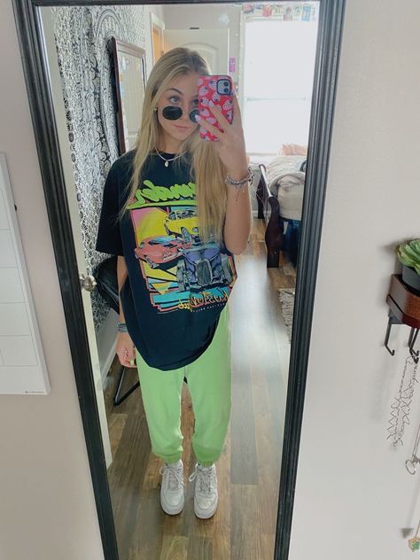 Colorful Leggings Outfit, Lazy Fits For School, Summer Outfits Sporty, School Leggings, Lazy Fits, Comfy School Outfits, Cute Outfits With Leggings, Summer Outfits For Teens, Cute Lazy Outfits