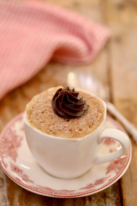 Microwave Churro in a Mug - Did you know you could make this in the microwave?? it's a real game changer. Microwave Churro, Microwave Desserts, Recipes Microwave, Microwave Mug Recipes, Microwave Dinners, Microwave Meals, Microwave Mug, Microwave Dessert, Bigger Bolder Baking