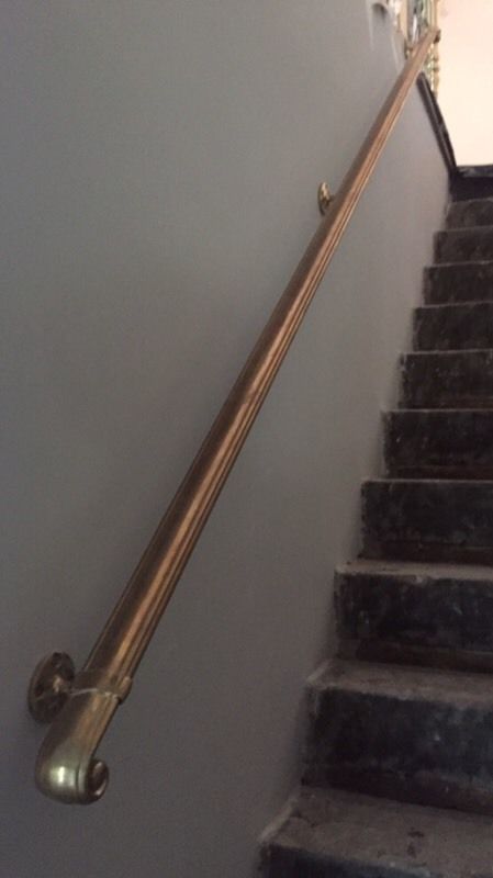 vintage handrail - Ecosia - Images Basement Cinema, Brass Handrail, Cellar Ideas, Stair Handrail, Stuff For Sale, Garage Apartment, House Stairs, Cabin Fever, Stair Railing