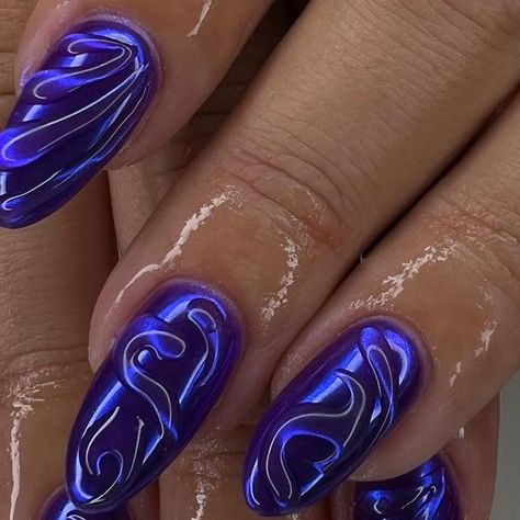 Nail Art Designs On Purple Nails, Chrome Purple Nails Designs, Cool Purple Nails, Dark Purple Nail Art, Purple Chrome Nails Design, Purple Nail Inspiration, Water Nails Design, Purple Nails Ideas, Texture Nails