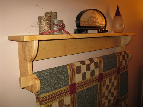 Wall hanging Quilt Rack and Shelf (2) - by Paul Pomerleau @ LumberJocks.com ~ woodworking community Quilt Rack Diy, Hanging Quilt Rack, Quilt Wall Hangers, Quilt Racks, Quilt Ladder, Diy Rack, Wall Hanging Quilt, Quilt Hangers, Quilt Display