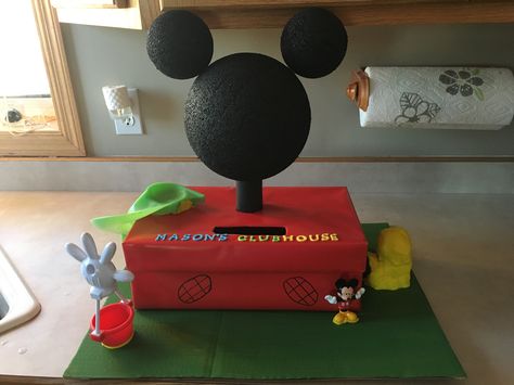 Mickey Mouse Clubhouse Valentine's Day box Mouse Valentine, Valentines Day Crafts For Preschoolers, Minnie Mouse Valentines, Kids Valentine Boxes, Valentine Card Box, Valentines Box, Mickey Mouse Pins, Valentine Mailbox, Disney Valentines