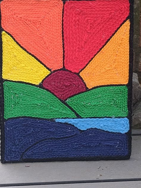 Yarn Painting Ideas, Yarn Art Ideas, Yarn Painting Art Ideas, Wollen Thread Crafts, Yarn Art On Canvas, Yarn Art Diy, Yarn Painting Art, Wool Project, Yarn Art Projects