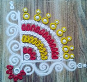 Rangoli Images, Daily Rangoli Designs, Colourful Rangoli, Colour Rangoli, Easy Rangoli Designs Videos, Very Easy Rangoli Designs, Rangoli Designs Simple Diwali, Easy Rangoli Designs Diwali, Rangoli Side Designs