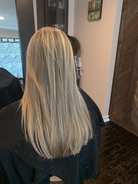 Scandi Haircut, Medium Blonde Hair Straight, Thinned Out Haircut Thick Hair, Haircut Without Layers, Soft Long Layers, Money Blonde, Front Layers, Pin Straight Hair, Medium Blonde Hair