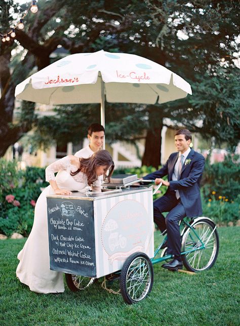 Slideshow Wedding, Villa Photography, Jose Villa Photography, Food Truck Wedding, Events Business, Party Fotos, Ice Cream Cart, Top Wedding Trends, Bridal Tips