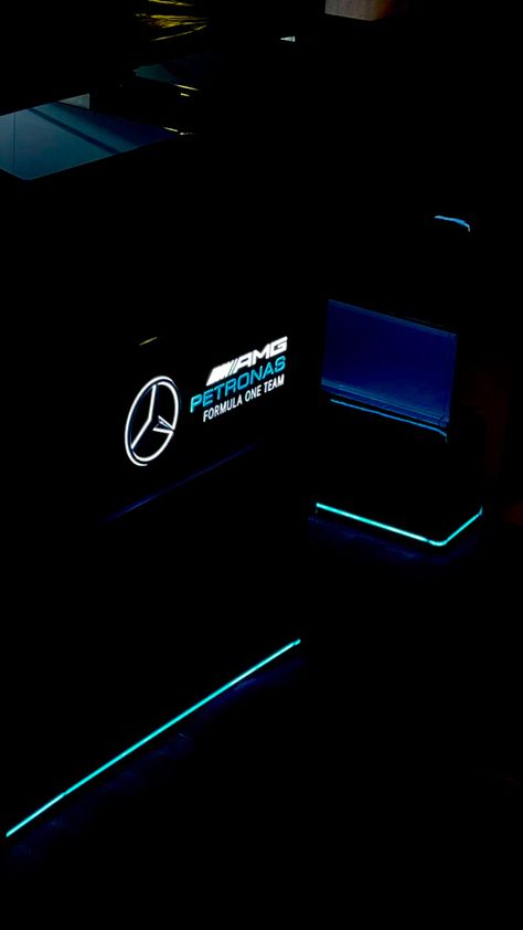 Petronas Wallpaper, Mercedes Petronas, Racing Baby, Amg Petronas F1, Mercedes Logo, Fia Formula 2 Championship, F1 Wags, Mercedes Wallpaper, Lewis Hamilton Formula 1