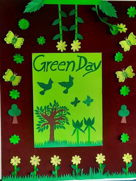 Green Day board Decoration Green Day Board Decoration For Preschool, Green Day Board Decoration, Green Day Ideas For Preschool, Green Colour Day Decoration In School, Green Day Decoration Ideas For Preschool, Green Crafts For Kids, Dinosaur Crafts Kids, Soft Board Decoration, Crafts Bookmarks