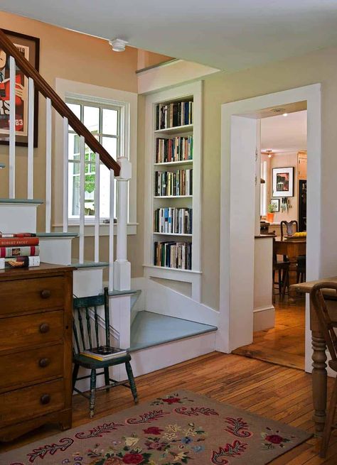 Antique cape style house gets charming makeover in New England Cape Style Homes, Cottage Interior Design, Cape House, Cottage Interior, Cape Cod House, New England Homes, Cottage Interiors, Built In Bookcase, House Inspo