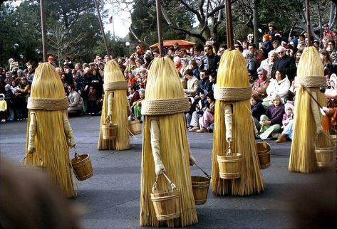 Fantasy on Parade c.1975. Sorcerers Apprentice Mickey's bucket bearing brooms. Sorcerer's Apprentice Mickey, Chasing Someone, Broom Costume, Tim Burton Animation, Beauty And The Beast Diy, Beauty And The Beast Costume, Beast Costume, Halloween 2014, A Broom