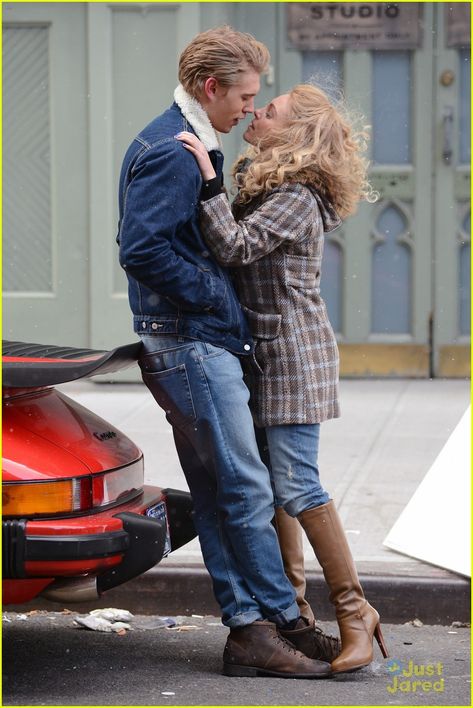 Carrie And Sebastian Kiss, Austin Butler The Carrie Diaries, Wakanda Warriors, Austin Butler Kiss, The Carrie Diaries Sebastian, Carrie Diaries, The Carrie Diaries, Annasophia Robb, Movie Shots