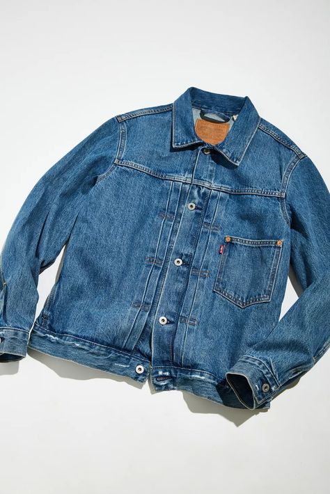 $32.99 + shipping (70% OFF) Clothing Wishlist, Classic American Style, Denim Trucker Jacket, Types Of Jackets, Heritage Fashion, Latest Mens Fashion, Fashion Deals, Trucker Jacket, New Wardrobe