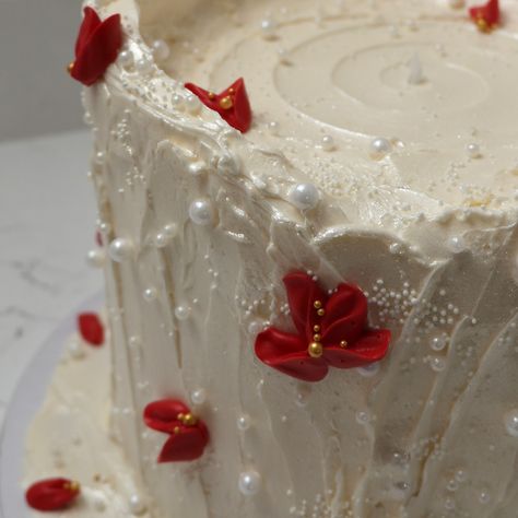 Candle cake with red rose petals 🕯️🌹 - Cake Details - Size: Party 8” (two layers) Add-ons: Pearls (edible) + glitter dust (edible) #candle #cake #candlecake #seattle #custom #customcakes #emmacakes #emmacakesseattle #vintage Cake With Rose Petals, White Cake Flowers, Rose Petal Cake, Edible Glitter Dust, Red Cake, Red Rose Petals, Cake Inspo, Glitter Dust, Pretty Birthday Cakes