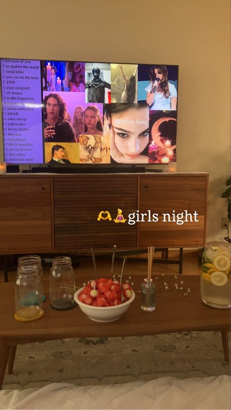 Spa Night With Friends Aesthetic, Dorm Sleepover Aesthetic, Spa Night At Home Friends Aesthetic, At Home Spa Aesthetic, Sleepover Pics Aesthetic, Summer Activities Aesthetic At Home, Things To Do With Sister At Home, At Home Spa Day Aesthetic, Spa Day At Home With Friends