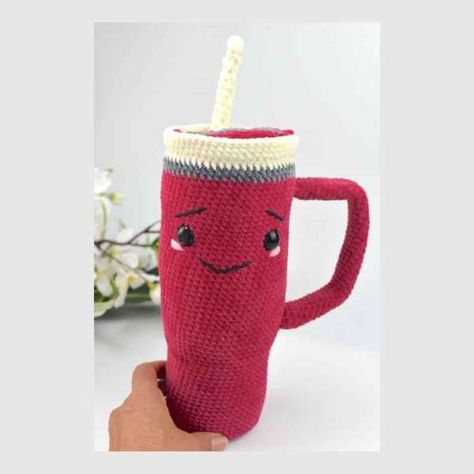 Crochet Tumbler, Valentine Crochet, Tumbler Pattern, Crochet Bat, Tumbler Pictures, Valentines Crochet, Magic Circle, Pink Yarn, Single Crochet Stitch