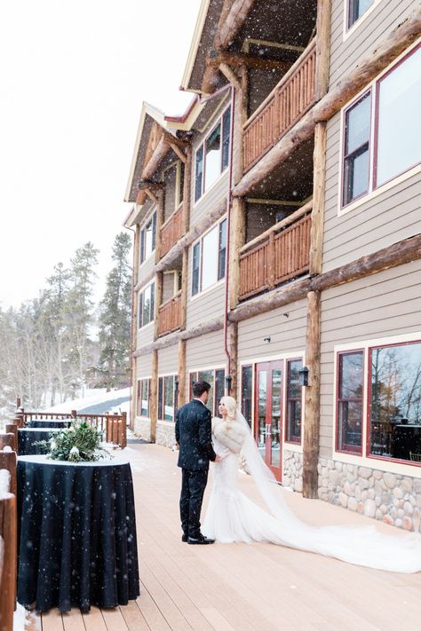 The Lodge At Breckenridge Wedding, Winter Lodge Wedding, Breckenridge Christmas, Colorado Winter Wedding, Western Winter, Winter Lodge, Winter Wedding Venues, Breckenridge Wedding, Snow Wedding