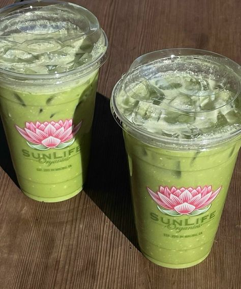 Sunlife Organics, Matcha Lover, Love Cafe, Fruit Smoothie Recipes, Food Goals, Food Is Fuel, Green Juice, Starbucks Drinks, Fruit Smoothies