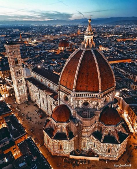 Discover the enchanting beauty of Florence and Rome at night. Marvel at the illuminated Renaissance art, historic landmarks, and vibrant nightlife. Experience the magic of Italy's iconic cities under the stars. ✨🖤 📸: @amirsaeedvadie #florence #florenceitaly #italy #tourism #tours #travel #italia #italian Rome At Night, Medici Family, Filippo Brunelleschi, Florence Cathedral, Pisa Italy, Revival Architecture, Places In Italy, Saint Mary, The Cathedral