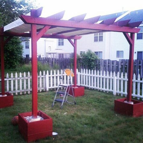 Pergola with planter bases...still needs some finishing touches but the main construction is complete Wooden Privacy Screen, Pergola Planter, Diy Patio Cover, Landscaping Flowers, Backyard Renovations, Patio Shade, Diy Backyard Landscaping, Backyard Diy Projects, Patio Makeover