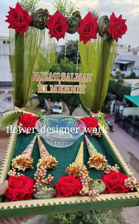 Mahendi Plate Decoration Ideas, Mahendi Plate Decoration, Haldi Ceremony Platters, Mehndi Trays Plates Ideas, Mehandi Tray Decoration, Mehendi Plate Decoration, Haldi Mehndi Plate Decoration, Mehendi Platter Decoration, Mehndi Cone Decoration