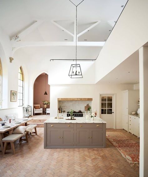 LAyout idea for a Neptune kitchen - IMAGE: @neptunebyclosa Neptune Kitchens, Neptune Kitchen, Old Chapel, Modern Country Decor, Top Of Cabinets, Kitchen Cost, Kitchen Cupboard Handles, Bespoke Kitchen Design, Kitchen Images