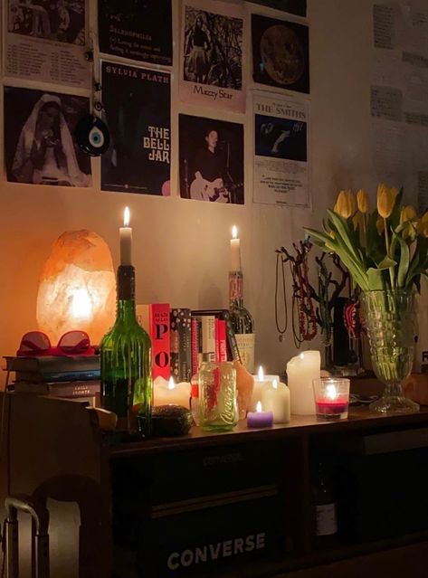 Red Ambient Aesthetic, Ambient Aesthetic, Mazzy Star, I Love My Friends, The Bell Jar, Decor Aesthetic, Room Inspo, Room Inspiration, Interior And Exterior